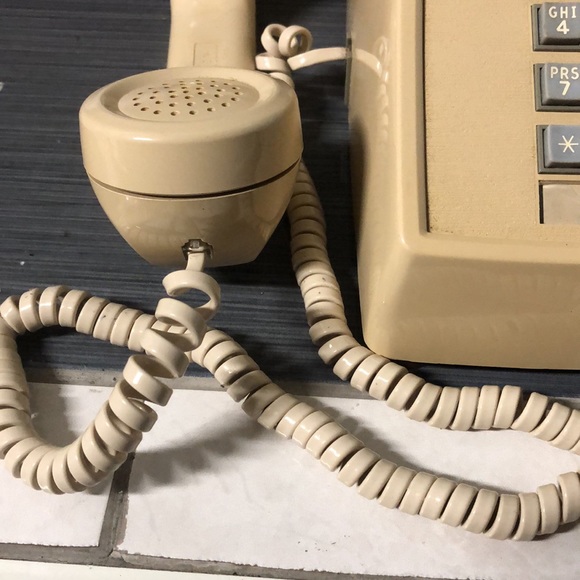 Vintage Cortelco 2500 push button telephone - Picture 4 of 14